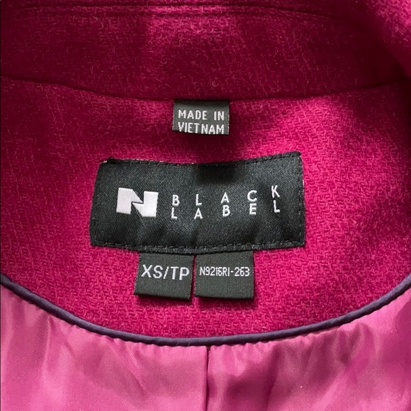 Fuschia/machenta Color 3 button coat. - Picture 5 of 7